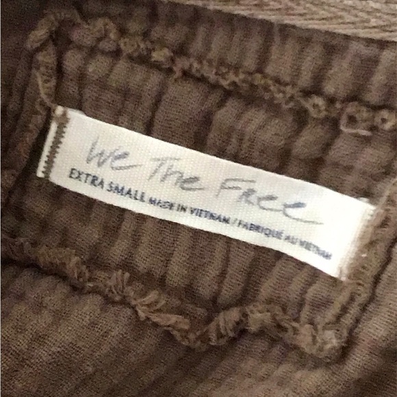 We The Free Brown Oversized Distressed Top, XS, EUC - Picture 3 of 5